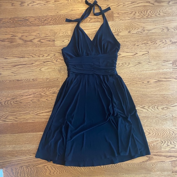 Dresses & Skirts - Little black dress